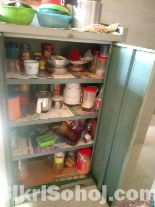 ভালো কন্ডিশনের আলমিরা বিক্রয় করা হবে